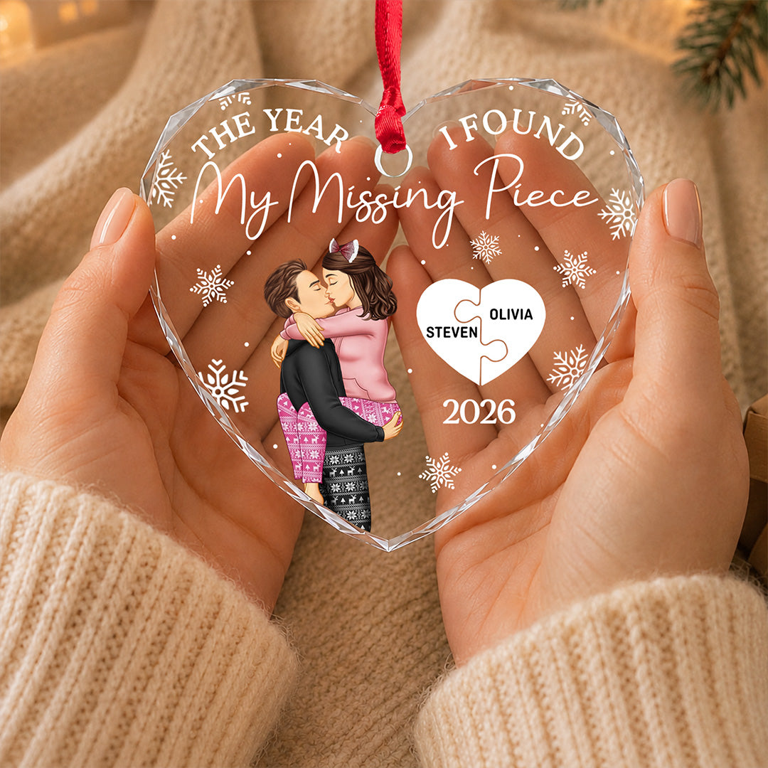 UPST186 The Year I Found My Missing Piece - Personalized Heart Shaped Glass Ornament