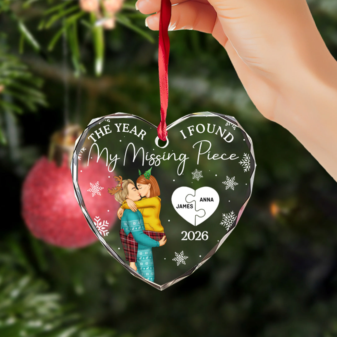 UPST186 The Year I Found My Missing Piece - Personalized Heart Shaped Glass Ornament